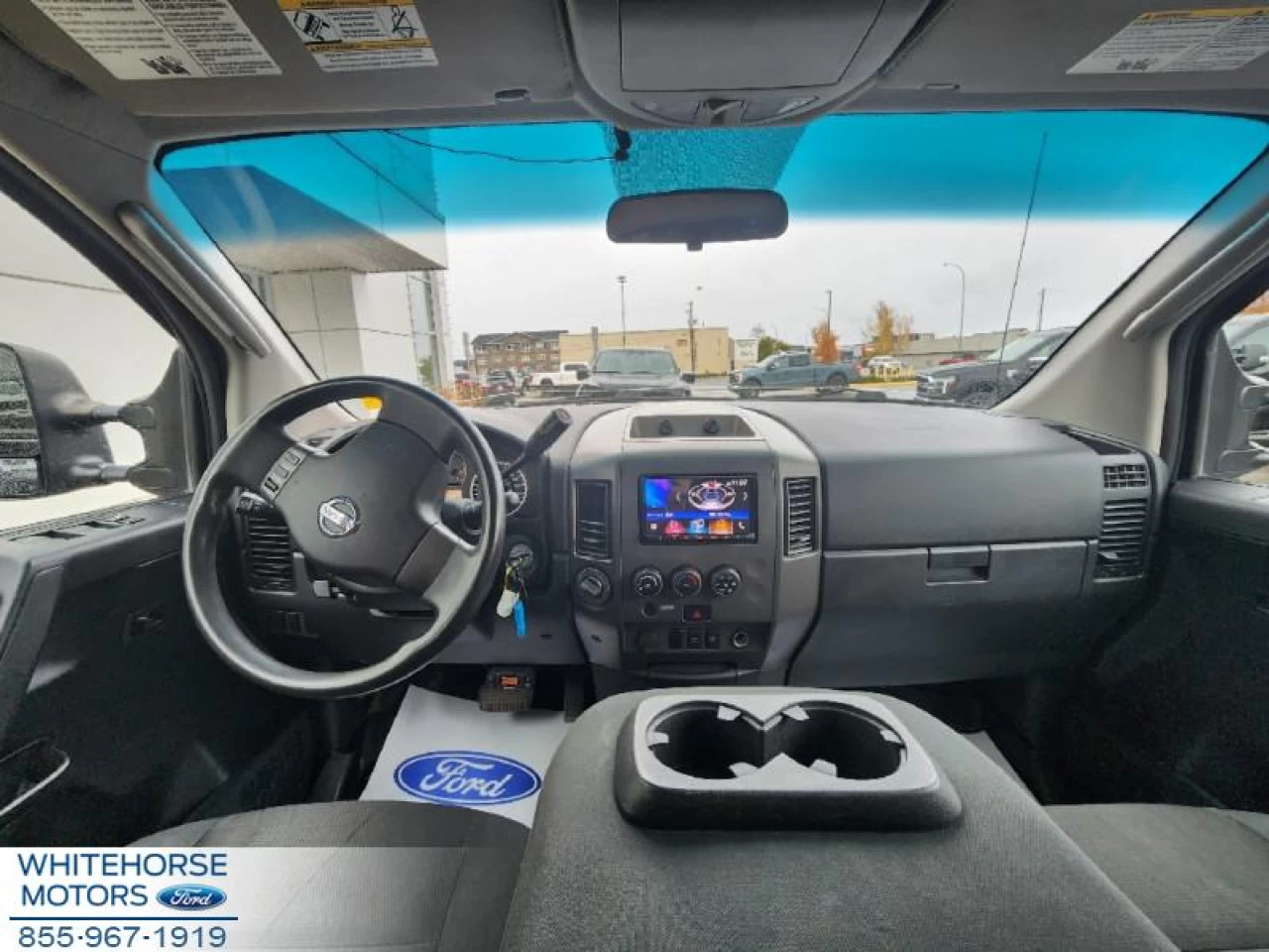 2011 Nissan Titan S Image principale