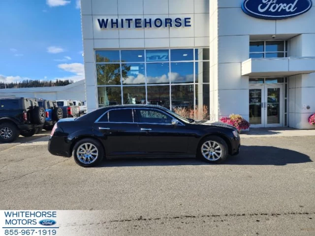 Chrysler 300C Base 2012