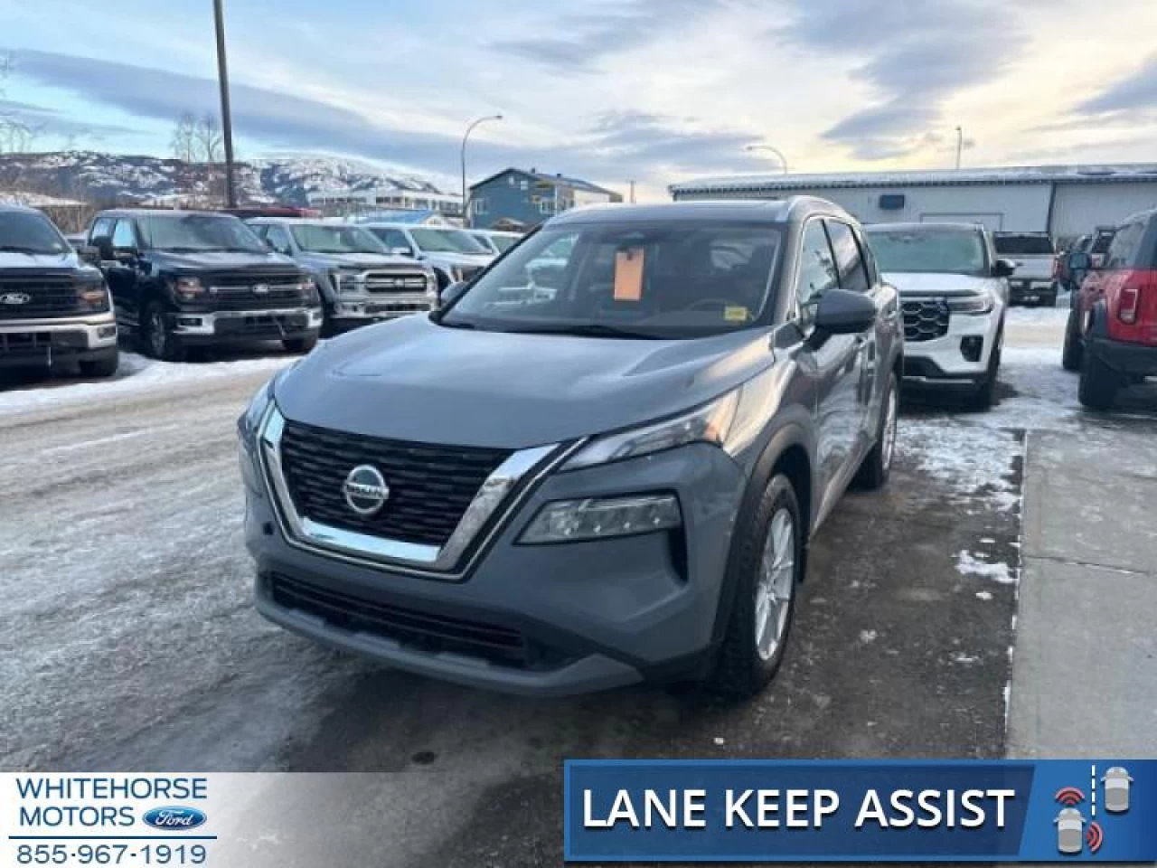 2021 Nissan Rogue SV Main Image